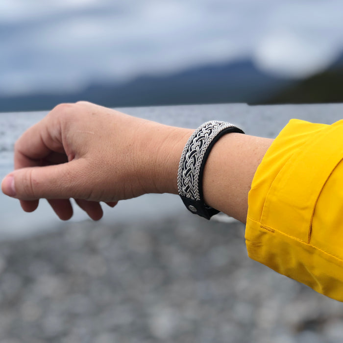 ABISKO handcrafted bracelet with pewter braid and timeless Nordic design from Julevu.
