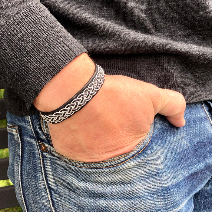 nord bracelet, nord jewelry, reindeer leather bracelet, lapland bracelet, nordic bracelet, bracelet with reindeer antler button