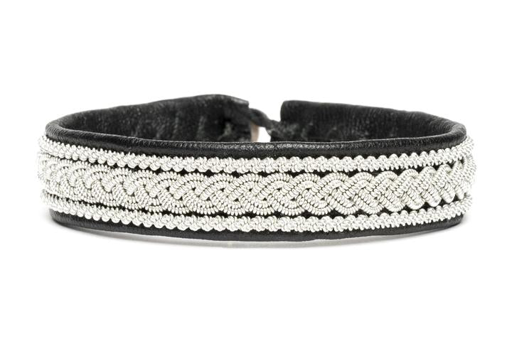 REN handcrafted bracelet with pure pewter braid and minimalist Nordic design from Julevu.