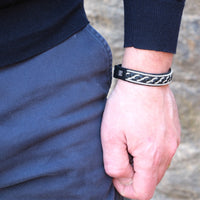 Harry men's bracelets in soft leather by Julevu. Handbraided and handsewed.