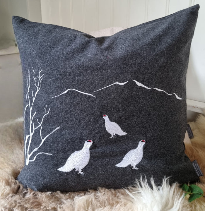 Pillow case, Grouse